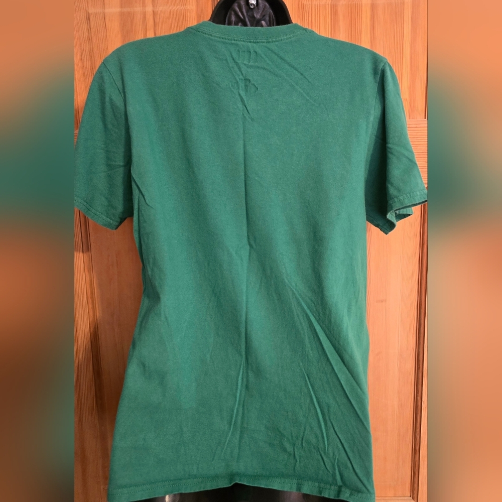 NBA Boston Celtics Green Tee Basketball Size Small TD Garden - Picture 3 of 3